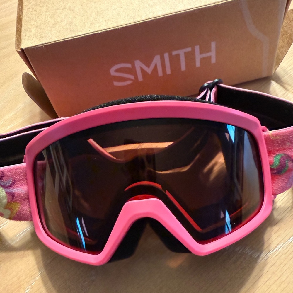 SMITH Vibrant Pink unicorn Snow Goggles